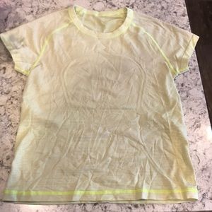 Lululemon run swiftly tee 💛